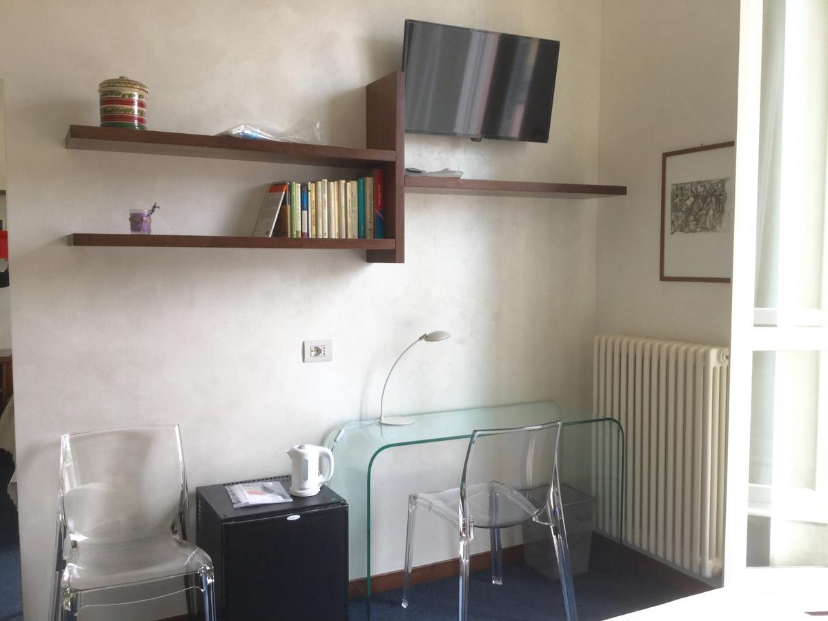 B&B Pescarenico Lecco Bagian luar foto