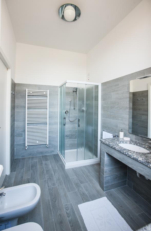 B&B Pescarenico Lecco Bagian luar foto